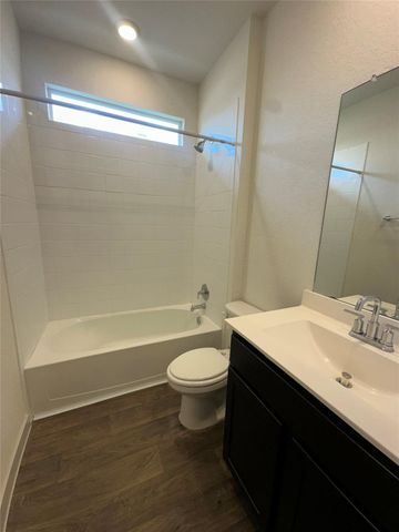 402 Barton Creek LN, Hutto, TX 78634