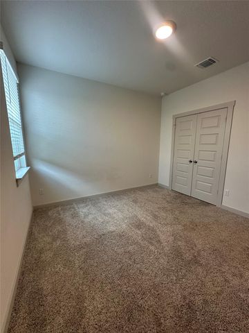 402 Barton Creek LN, Hutto, TX 78634