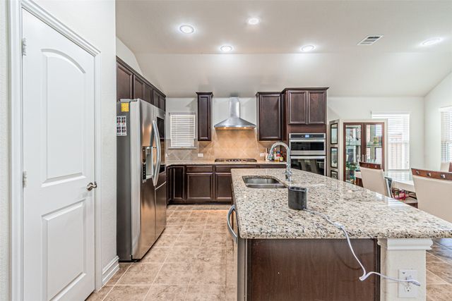 4804 Big Bear Circle, Fort Worth, TX 76244