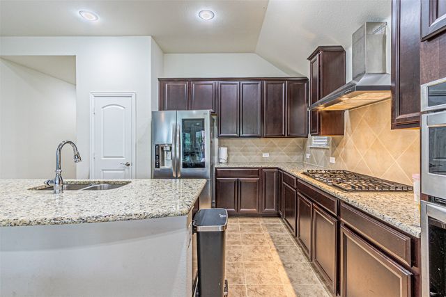 4804 Big Bear Circle, Fort Worth, TX 76244