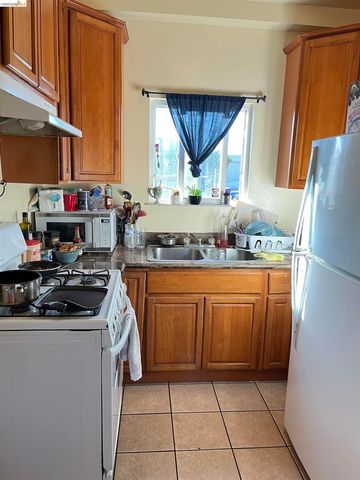 381 A, 381B, 383 S 34Th St, Richmond, CA 94804