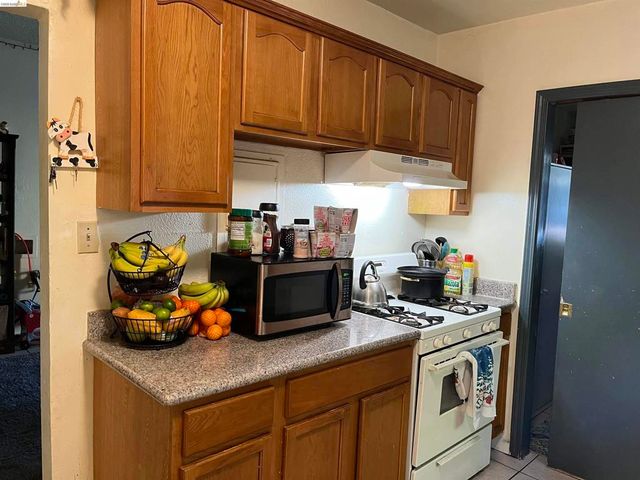 381 A, 381B, 383 S 34Th St, Richmond, CA 94804