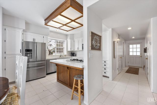15909 Clarisse Street, Bakersfield, CA 93314