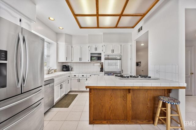 15909 Clarisse Street, Bakersfield, CA 93314