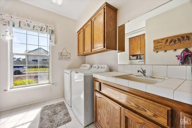 15909 Clarisse Street, Bakersfield, CA 93314