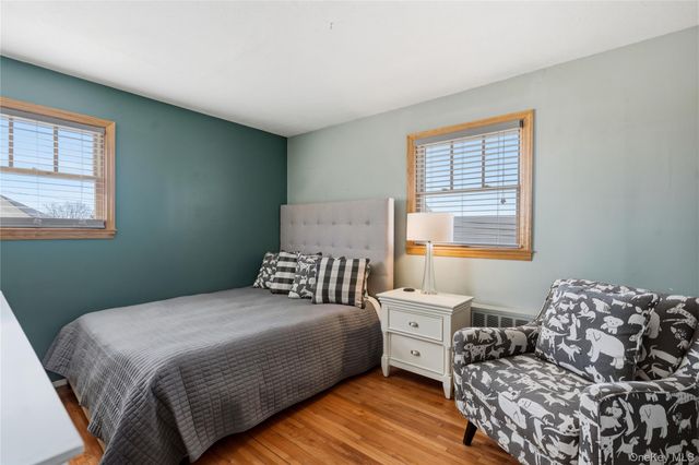 185 East Drive, Copiague, NY 11726