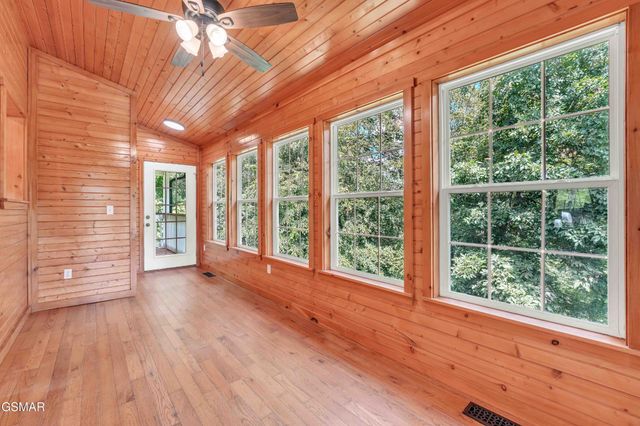 334 Amolee Lane, Sevierville, TN 37876
