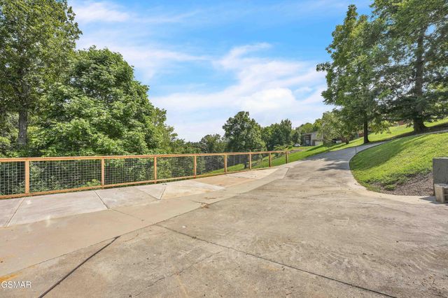 334 Amolee Lane, Sevierville, TN 37876