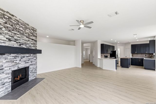 21011 La Pena, San Antonio, TX 78258