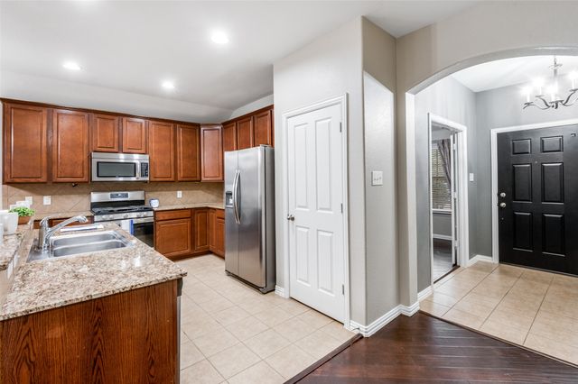 2105 Willow Creek Drive, Little Elm, TX 75068