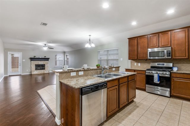 2105 Willow Creek Drive, Little Elm, TX 75068