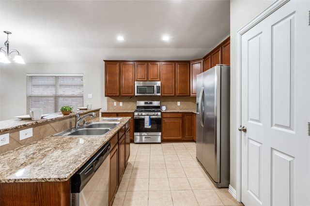 2105 Willow Creek Drive, Little Elm, TX 75068