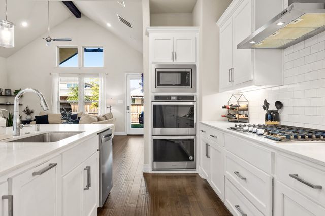 2270 English Ivy Road, Frisco, TX 75033