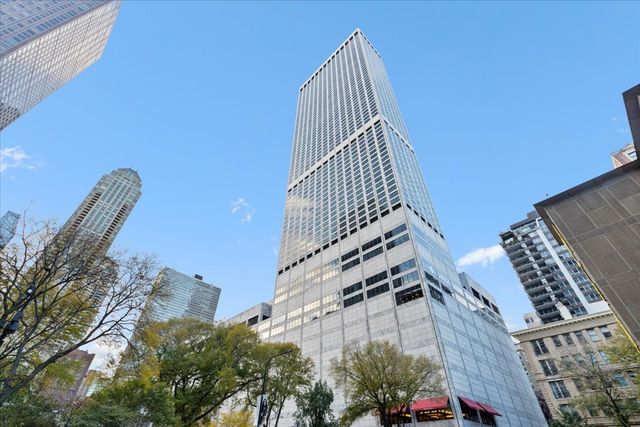180 E PEARSON Street 4002, Chicago, IL 60611