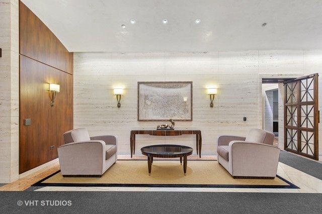 180 E PEARSON Street 4002, Chicago, IL 60611