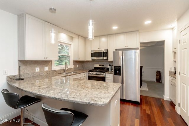 9151 Rolling Hill Road, Holland, OH 43528