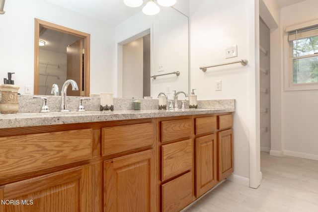 9151 Rolling Hill Road, Holland, OH 43528