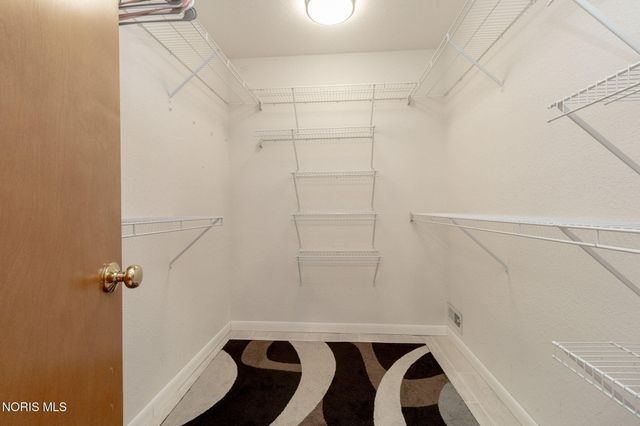 9151 Rolling Hill Road, Holland, OH 43528