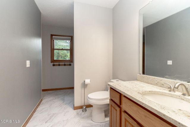 9151 Rolling Hill Road, Holland, OH 43528
