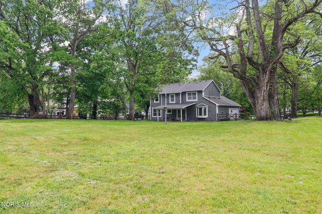 9151 Rolling Hill Road, Holland, OH 43528