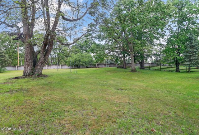 9151 Rolling Hill Road, Holland, OH 43528