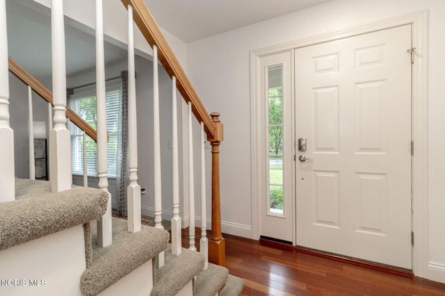 9151 Rolling Hill Road, Holland, OH 43528