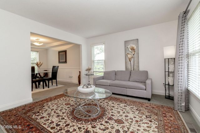 9151 Rolling Hill Road, Holland, OH 43528