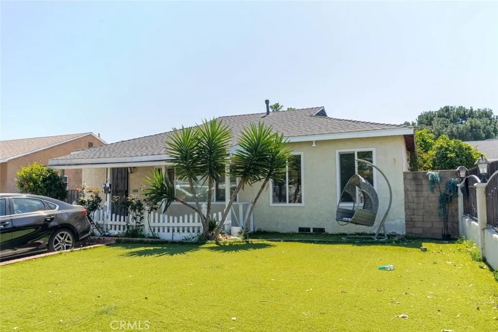 11246 Saticoy Street, Sun Valley, CA 91352
