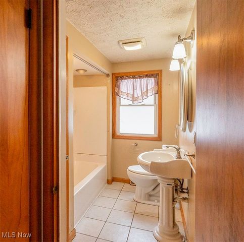 3794 Monaca Avenue, Youngstown, OH 44511