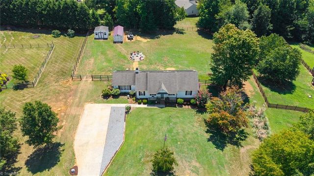 207 Whitestone Drive, Greensboro, NC 27455