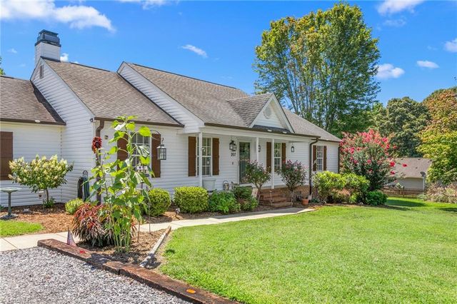 207 Whitestone Drive, Greensboro, NC 27455