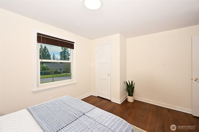 2849 36th Avenue W, Seattle, WA 98199