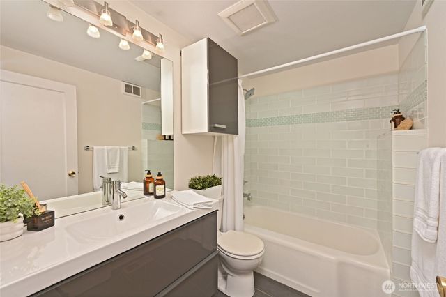 2849 36th Avenue W, Seattle, WA 98199