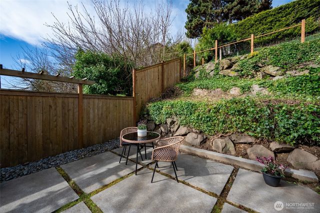 2849 36th Avenue W, Seattle, WA 98199