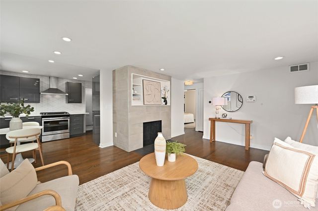 2849 36th Avenue W, Seattle, WA 98199