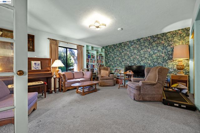 21617 Westfield Ave, Hayward, CA 94541