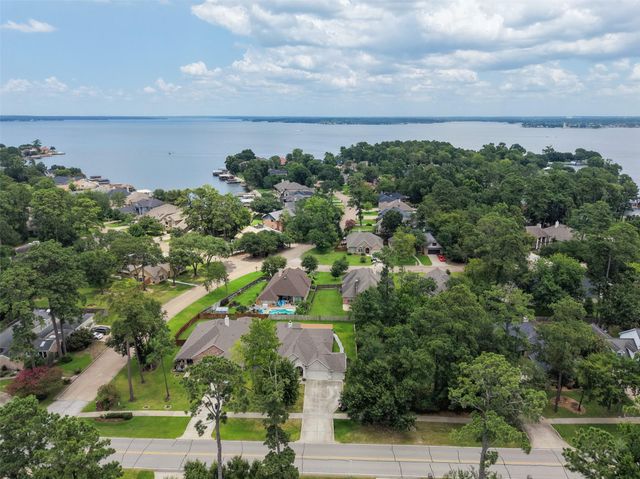 11526 Walden Road, Montgomery, TX 77356