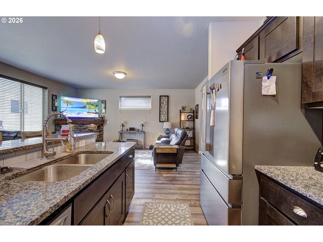 5929 Ne 48TH St, Vancouver, WA 98661