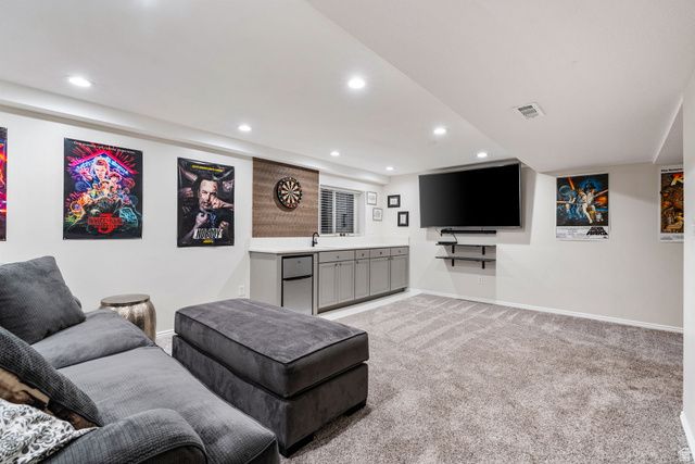 1380 EASTPOINT DR, Sandy, UT 84092