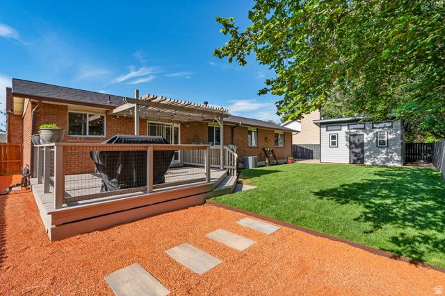 1380 EASTPOINT DR, Sandy, UT 84092
