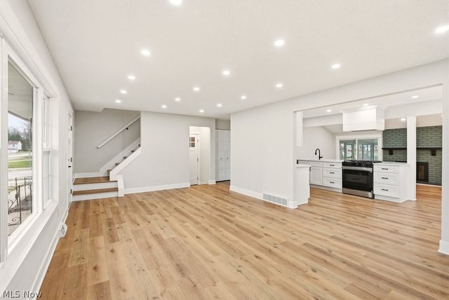 36988 Clearway Drive, Eastlake, OH 44095