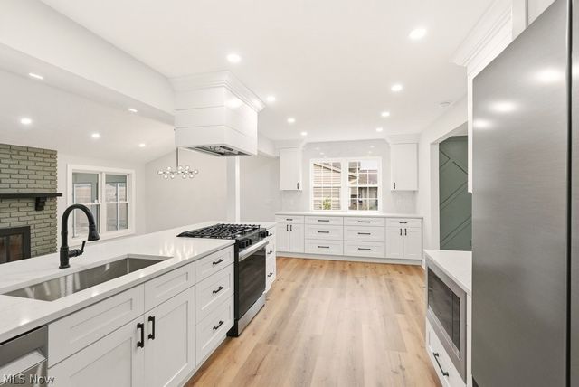 36988 Clearway Drive, Eastlake, OH 44095