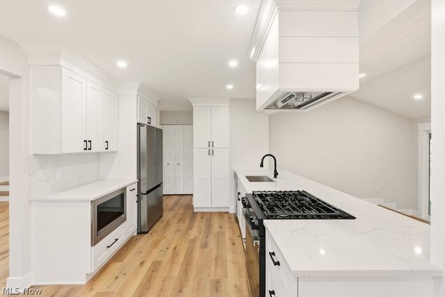 36988 Clearway Drive, Eastlake, OH 44095