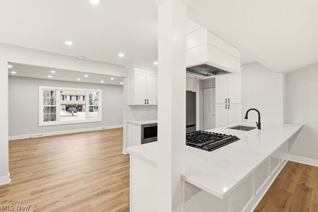 36988 Clearway Drive, Eastlake, OH 44095