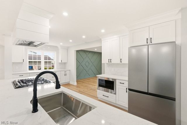 36988 Clearway Drive, Eastlake, OH 44095