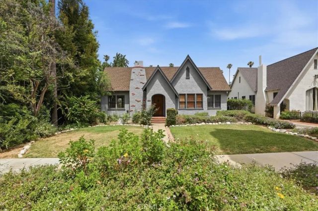 3589 Castle Reagh, Riverside, CA 92506
