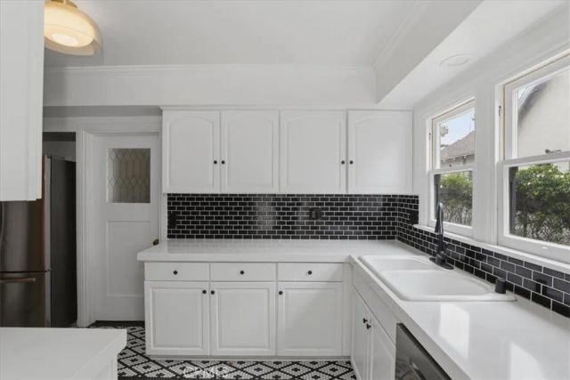 3589 Castle Reagh, Riverside, CA 92506