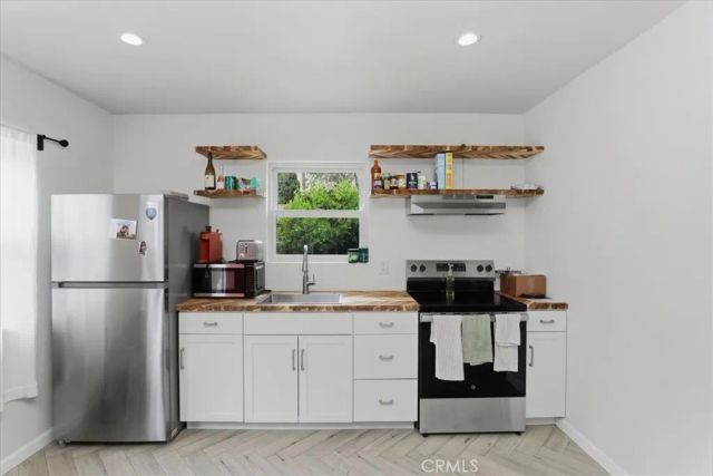 3589 Castle Reagh, Riverside, CA 92506