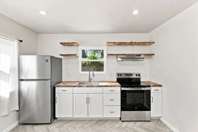 3589 Castle Reagh, Riverside, CA 92506
