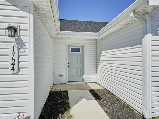 1724 Plum Brook Drive, Greenfield, IN 46140